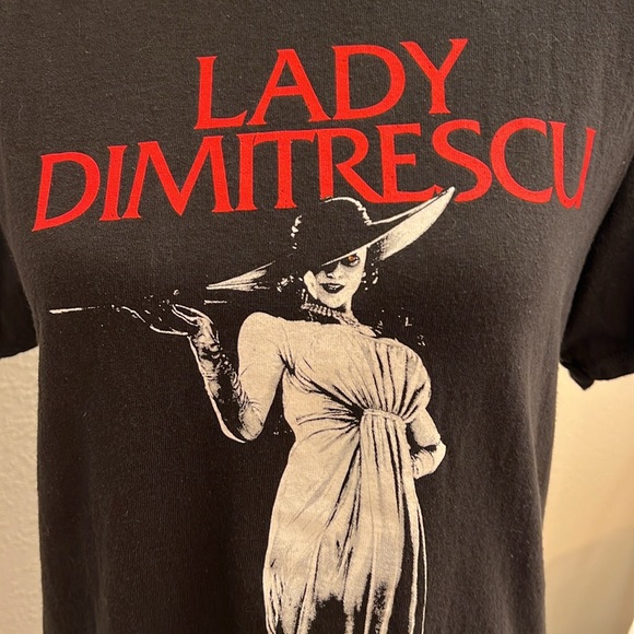 Resident Evil Lady Dimitrescu Tee T-shirt - Size Medium - Picture 2 of 5